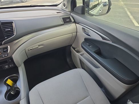 Used 2020 Honda Pilot EX image 11