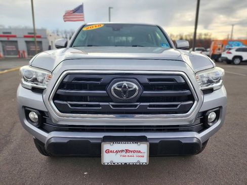 Used 2018 Toyota Tacoma SR5 image 2