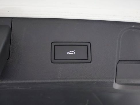 Used 2025 Volkswagen Atlas SEL AWD/4WD image 20