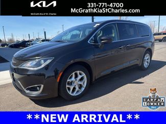 Used 2017 Chrysler Pacifica Touring Plus w/ Tire & Wheel Group video 1