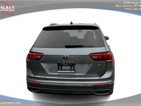 Used 2024 Volkswagen Tiguan SE image 6