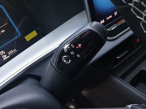 New 2025 Volkswagen Tiguan SE image 22