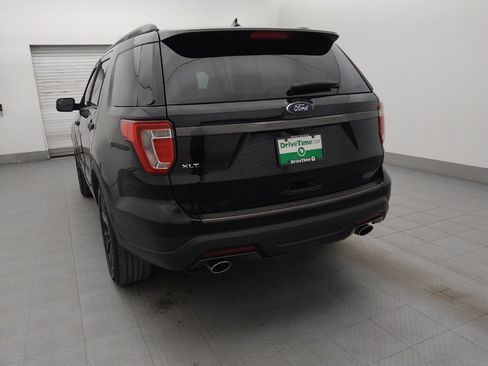 Used 2018 Ford Explorer XLT w/ Equipment Group 202A image 6