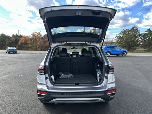 Certified 2025 Volkswagen Taos SEL w/ Black Wheel Plus Package image 33