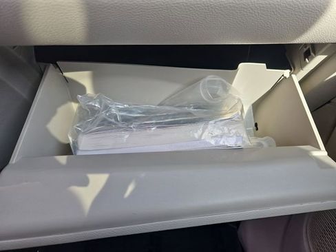 Used 2023 Chrysler Pacifica Touring-L image 33