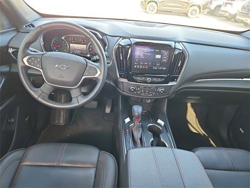 Used 2023 Chevrolet Traverse RS image 9