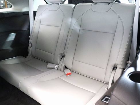 Used 2017 Acura MDX SH-AWD image 11