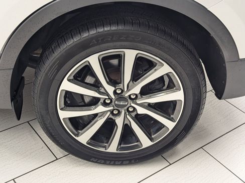 Used 2019 Lincoln MKC Reserve w/ MKC Climate Package image 9