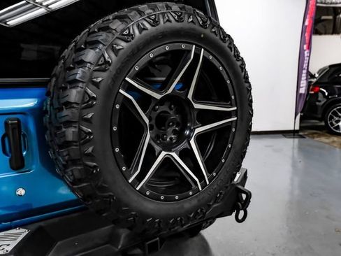 Used 2020 Jeep Wrangler Unlimited Sahara AWD/4WD image 67