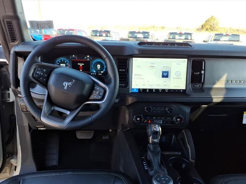 New 2025 Ford Bronco Badlands image 14