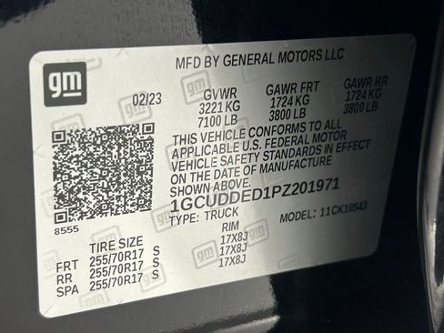 Used 2023 Chevrolet Silverado 1500 LT AWD/4WD image 35