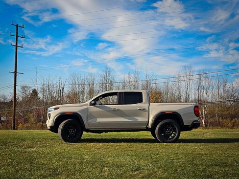New 2026 GMC Canyon Elevation w/ Convenience Package image 9