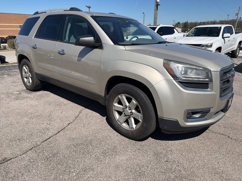 Used 2016 GMC Acadia SLE image 2