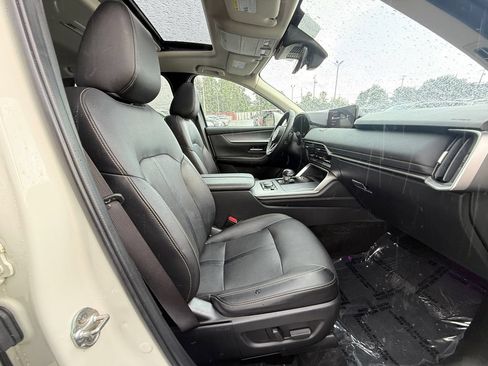 Used 2024 MAZDA CX-90 Plug-In Hybrid w/ Preferred AWD/4WD image 28