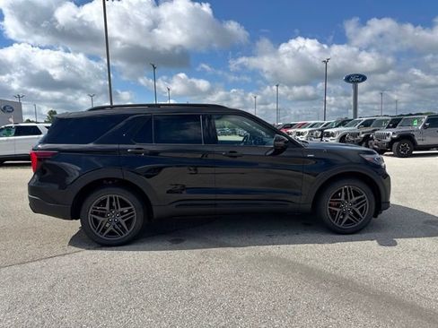 New 2026 Ford Explorer ST-Line w/ ST-Line Street Pack AWD/4WD image 2