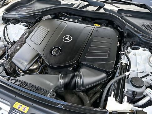 Used 2023 Mercedes-Benz GLC 300 image 32