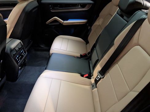 New 2026 Porsche Cayenne S image 24