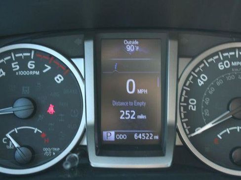 Certified 2022 Toyota Tacoma SR5 AWD/4WD image 15