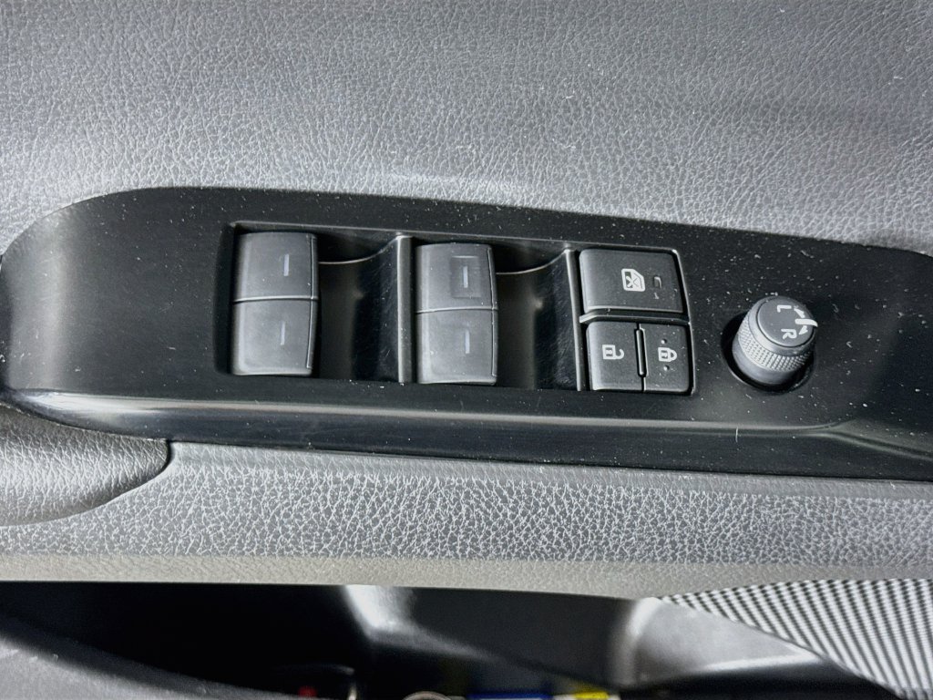 Used 2025 Toyota Camry SE w/ Convenience Package AWD/4WD image 14