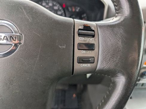 Used 2006 Nissan Titan LE w/ (R02) LE Off-Road Pkg AWD/4WD image 13