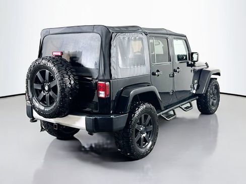Used 2015 Jeep Wrangler Unlimited Sahara image 6