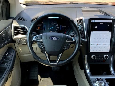 Used 2021 Ford Edge Titanium AWD/4WD image 6