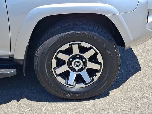 Used 2024 Toyota 4Runner TRD Off-Road AWD/4WD image 27