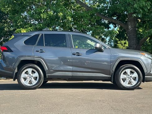 Used 2020 Toyota RAV4 LE w/ All Weather Liner Package AWD/4WD image 8