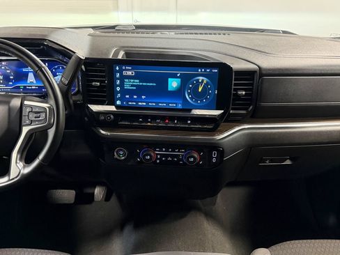 Used 2024 Chevrolet Silverado 1500 LT AWD/4WD image 18