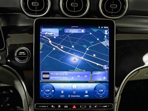 Used 2025 Mercedes-Benz GLC 350e 4MATIC image 18