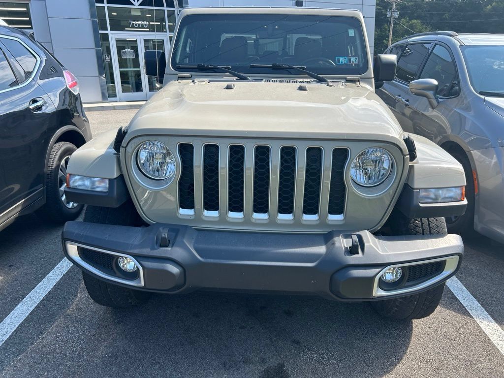 Used 2022 Jeep Gladiator Overland w/ Popular Equipment Package AWD/4WD image 3