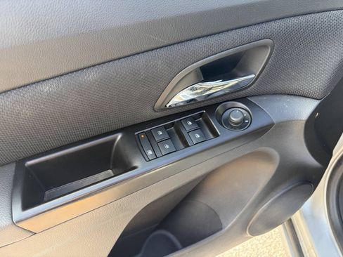 Used 2014 Chevrolet Cruze LT FWD image 10