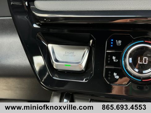 Used 2024 GMC Sierra 2500 AT4 w/ AT4 Premium Plus Package AWD/4WD image 29