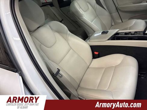 Used 2024 Volvo XC60 B5 Plus image 43