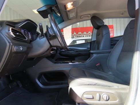 Used 2022 Chevrolet Bolt LT w/ Infotainment Package image 14