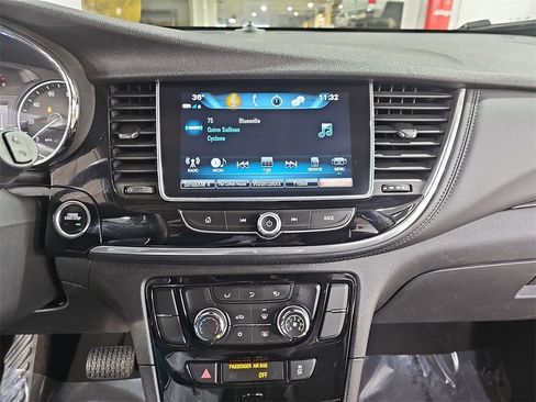 Used 2019 Buick Encore Sport Touring image 19