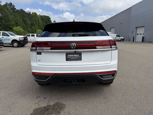 Used 2024 Volkswagen Atlas Cross Sport SE FWD image 5