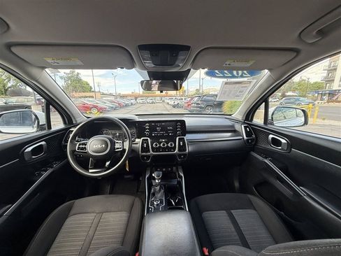 Used 2022 Kia Sorento LX AWD/4WD image 23
