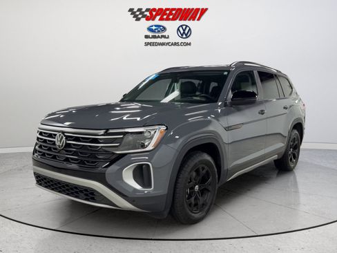 Certified 2026 Volkswagen Atlas Peak Edition AWD/4WD image 12