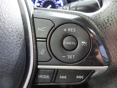 Used 2021 Toyota Camry LE image 21