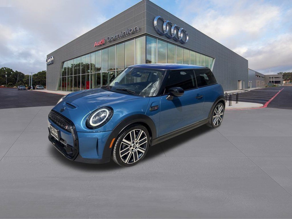 Used 2024 MINI Cooper S FWD image 1
