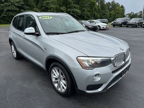 Used 2017 BMW X3 sDrive28i image 4