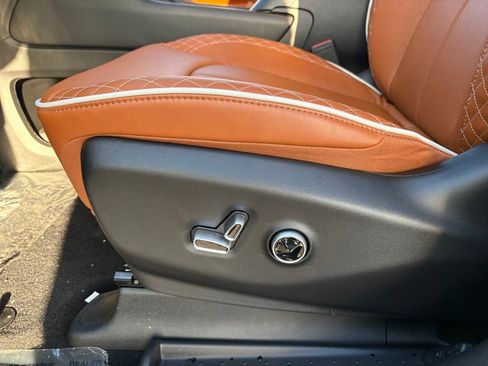 New 2026 Chrysler Pacifica Pinnacle w/ Trailer Tow Group image 19