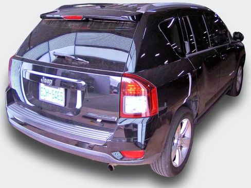 Used 2016 Jeep Compass Sport w/ Power Value Group FWD image 3