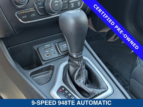 Used 2018 Jeep Cherokee Latitude Plus image 29