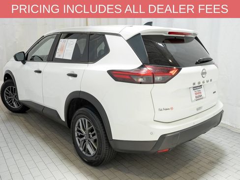 Used 2024 Nissan Rogue S AWD/4WD image 3
