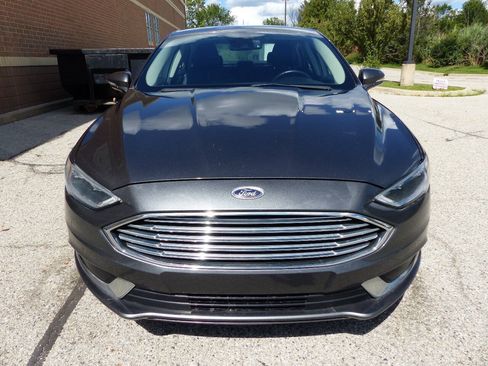 Used 2018 Ford Fusion SE w/ Fusion SE Technology Package FWD image 14