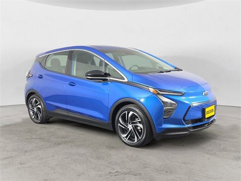 Certified 2023 Chevrolet Bolt LT w/ Infotainment Package image 7