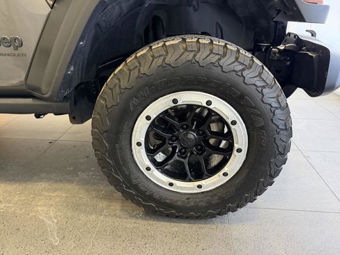 Used 2023 Jeep Wrangler Unlimited Sport image 13