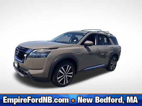 Used 2023 Nissan Pathfinder Platinum AWD/4WD image 1